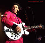 cs-ChrisIsaak2-Atlanta73103.JPG (44730 bytes)