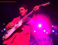 cs-ChrisIsaak4-Atlanta73103.JPG (36174 bytes)