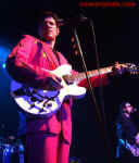 cs-ChrisIsaak5-Atlanta73103.JPG (31694 bytes)