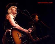 cs-LucindaWilliams5-Atlanta61103.JPG (52121 bytes)