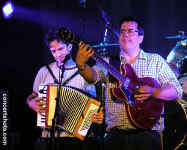 cs-TheyMightBeGiants13-Atlanta92504.JPG (80666 bytes)