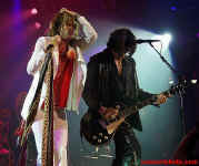 concertshots.com-Aerosmith2-Atlanta91701.JPG (58087 bytes)